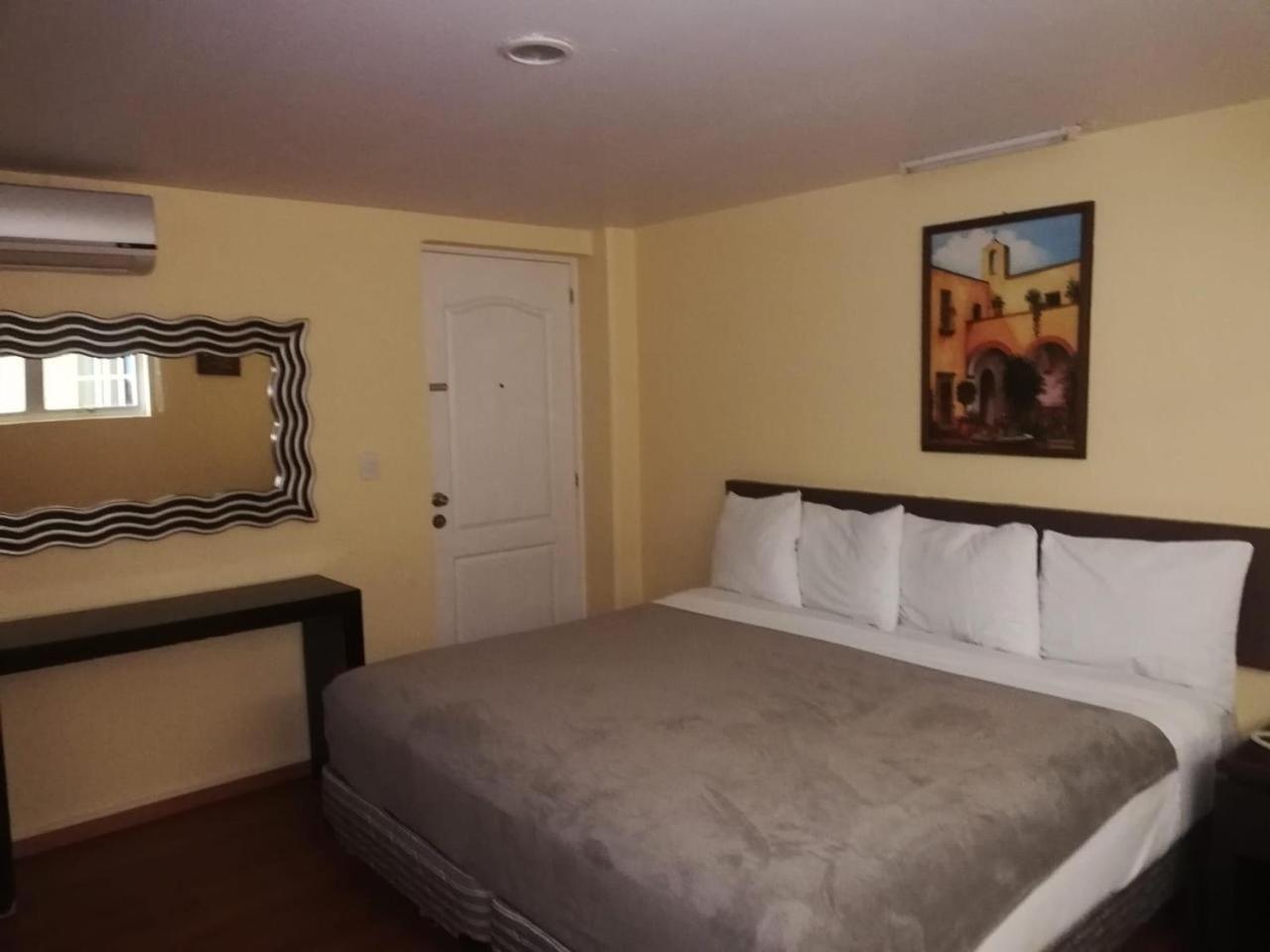 Hotel Torre Esmeralda Chilpancingo de los Bravos Bagian luar foto